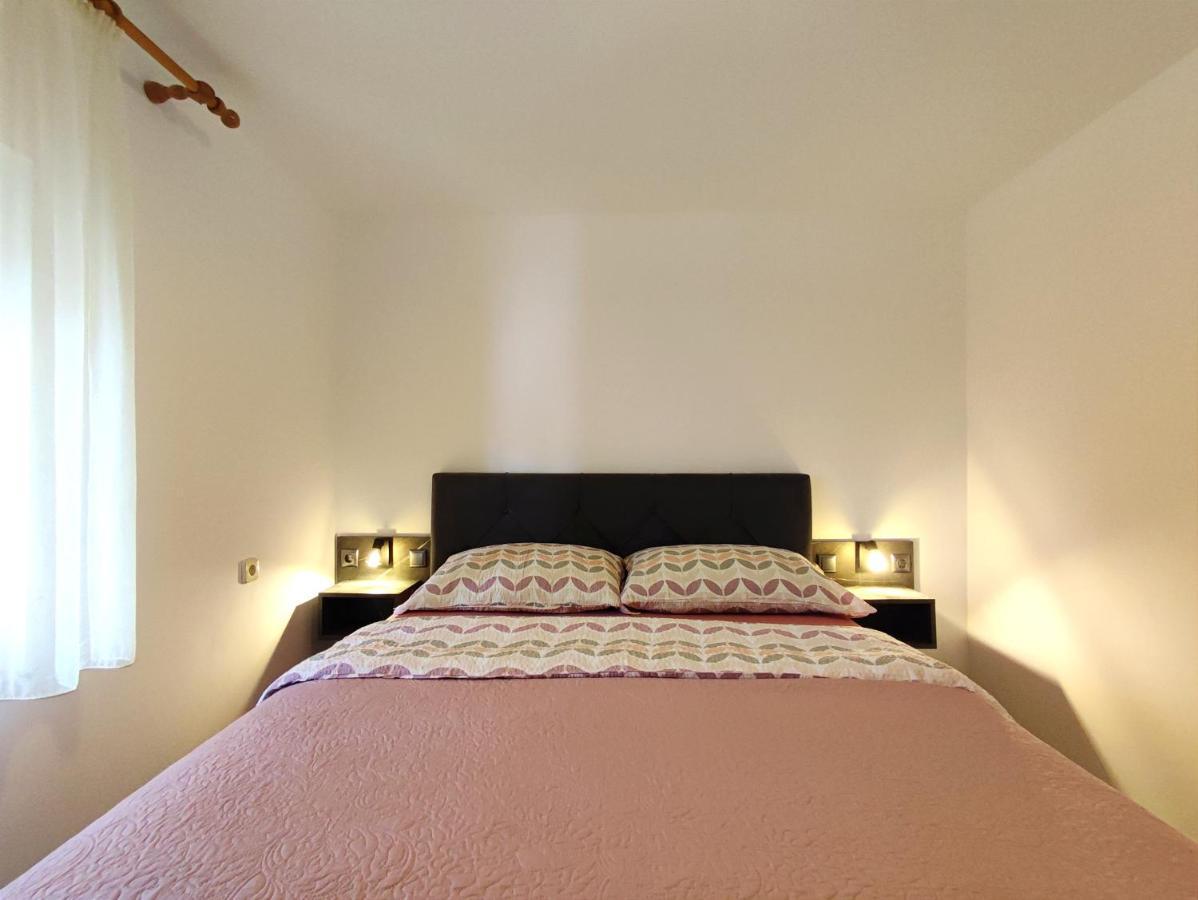 Apartments Jolic Vir Exterior foto
