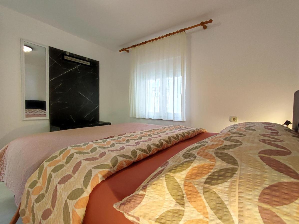 Apartments Jolic Vir Exterior foto