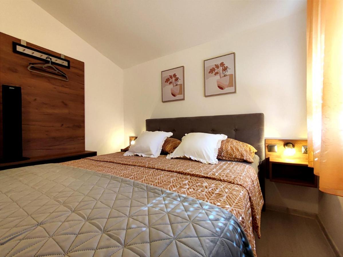 Apartments Jolic Vir Exterior foto