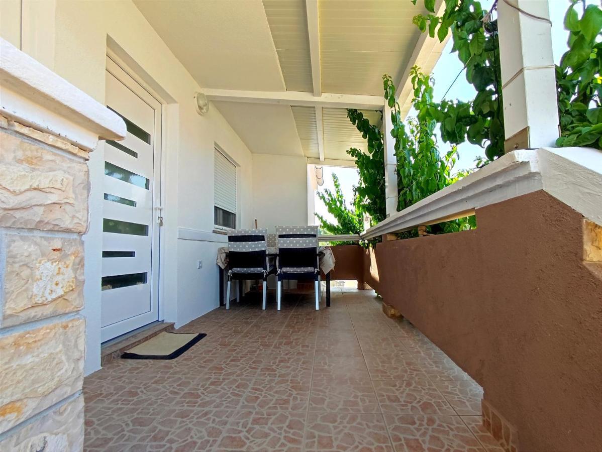 Apartments Jolic Vir Exterior foto